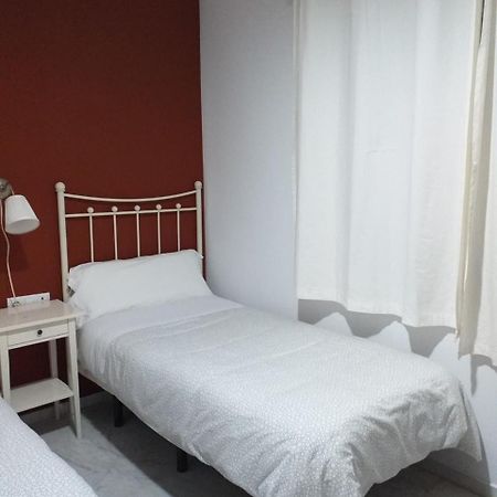 Hostal Monteluna Rociana Esterno foto