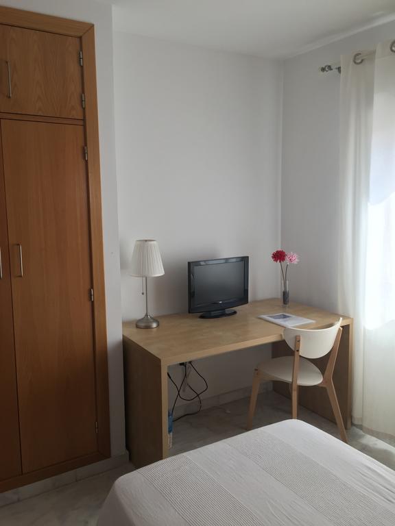 Hostal Monteluna Rociana Camera foto