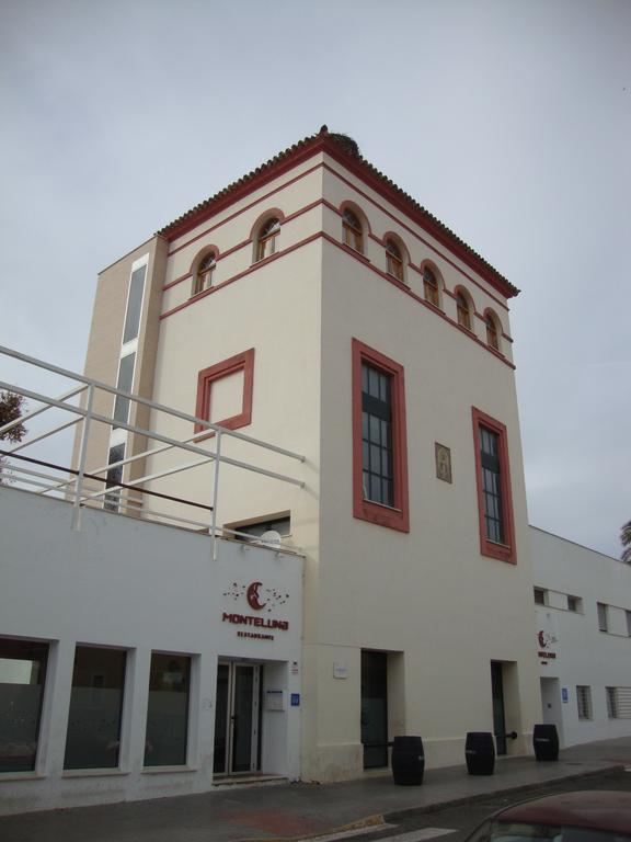 Hostal Monteluna Rociana Esterno foto