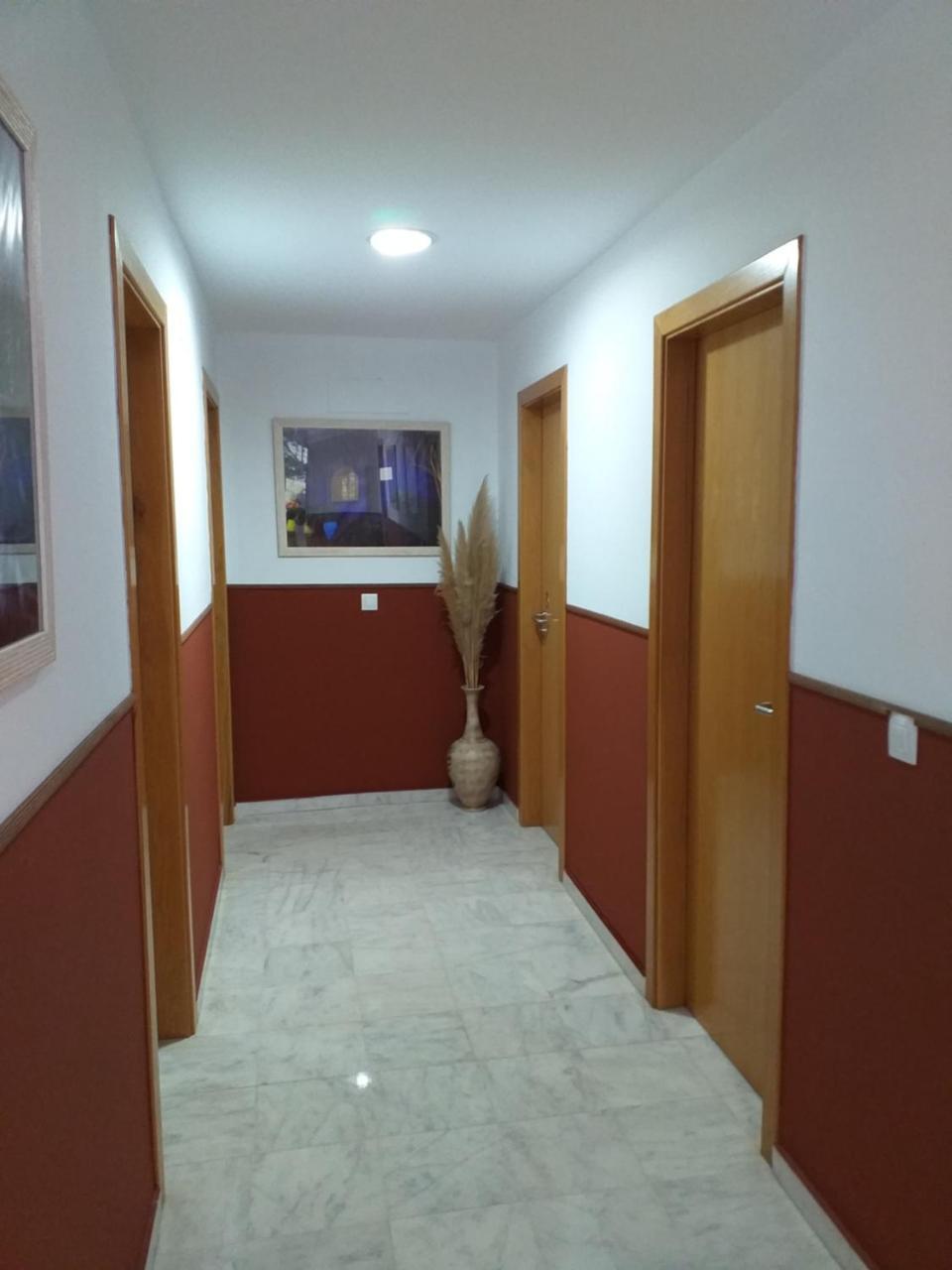Hostal Monteluna Rociana Esterno foto