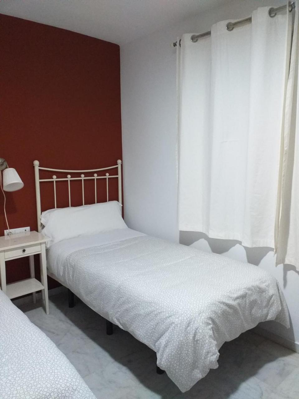 Hostal Monteluna Rociana Esterno foto